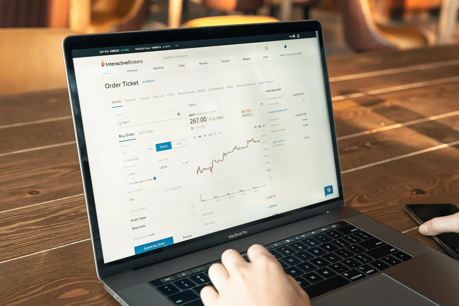 Read more about the article Collective2 works with the following Forex brokers CopyTrader