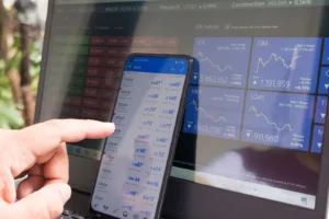 Read more about the article Alpari, ZuluTrade e Collective2: Qual é mais popular segundo o Google